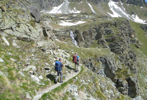 Paklijst bergwandelen: zomer en winter