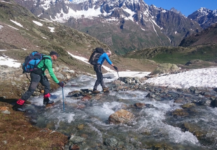Perfecte wandeluitrusting voor bergwandelen (kleding en meer)